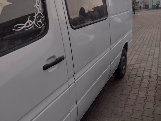 Белый Мерседес Sprinter, объемом двигателя 2.9 л и пробегом 308 тыс. км за 8500 $, фото 1 на Automoto.ua