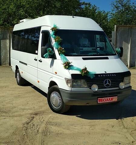 Білий Мерседес Sprinter, об'ємом двигуна 2.9 л та пробігом 222 тис. км за 10000 $, фото 1 на Automoto.ua