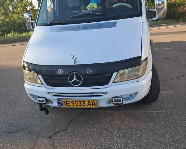 Белый Мерседес Sprinter, объемом двигателя 2.15 л и пробегом 70 тыс. км за 15800 $, фото 1 на Automoto.ua