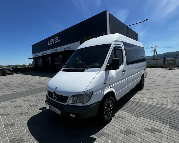 Белый Мерседес Sprinter, объемом двигателя 2.15 л и пробегом 500 тыс. км за 6000 $, фото 1 на Automoto.ua