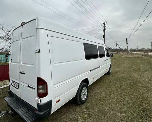 Белый Мерседес Sprinter, объемом двигателя 2.69 л и пробегом 390 тыс. км за 8600 $, фото 1 на Automoto.ua