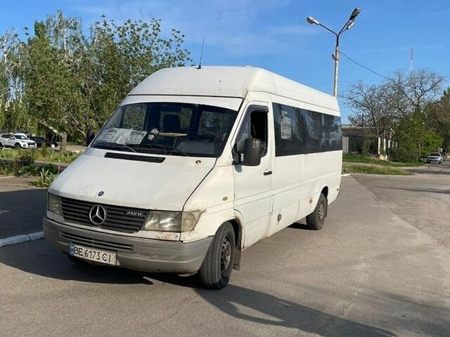 Белый Мерседес Sprinter, объемом двигателя 2.87 л и пробегом 600 тыс. км за 4300 $, фото 1 на Automoto.ua