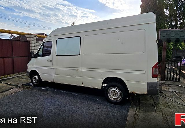 Белый Мерседес Sprinter, объемом двигателя 2.9 л и пробегом 752 тыс. км за 6900 $, фото 1 на Automoto.ua