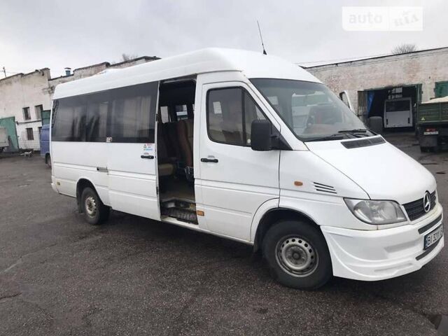 Белый Мерседес Sprinter, объемом двигателя 0 л и пробегом 300 тыс. км за 12500 $, фото 1 на Automoto.ua