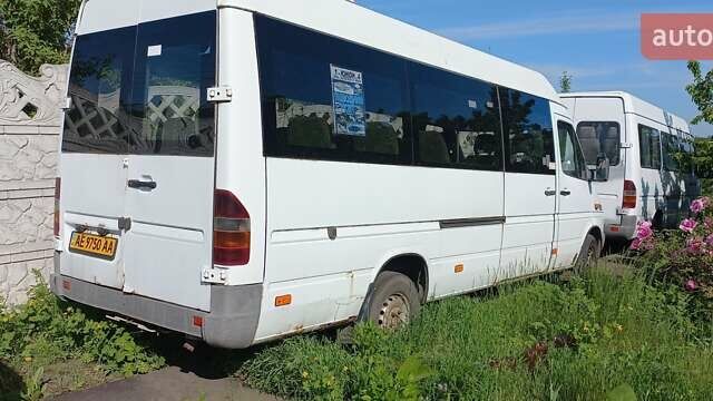 Белый Мерседес Sprinter, объемом двигателя 2.1 л и пробегом 333 тыс. км за 6500 $, фото 1 на Automoto.ua