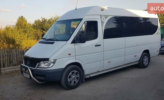 Белый Мерседес Sprinter, объемом двигателя 2.9 л и пробегом 400 тыс. км за 9000 $, фото 1 на Automoto.ua