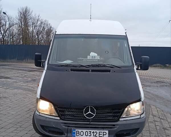 Белый Мерседес Sprinter, объемом двигателя 2.2 л и пробегом 500 тыс. км за 5500 $, фото 1 на Automoto.ua