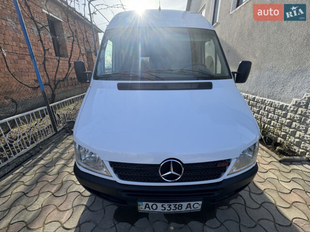 Белый Мерседес Sprinter, объемом двигателя 2.15 л и пробегом 600 тыс. км за 8200 $, фото 1 на Automoto.ua