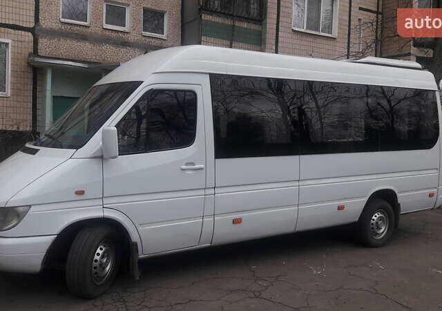 Белый Мерседес Sprinter, объемом двигателя 2.7 л и пробегом 850 тыс. км за 13000 $, фото 1 на Automoto.ua