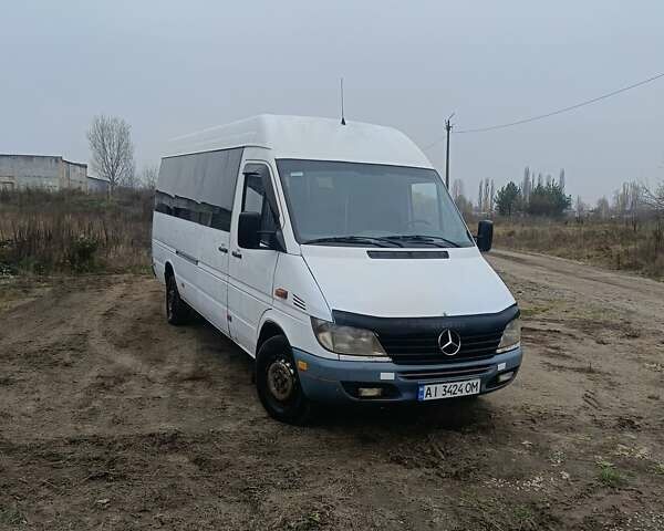 Білий Мерседес Sprinter, об'ємом двигуна 0 л та пробігом 400 тис. км за 9900 $, фото 1 на Automoto.ua