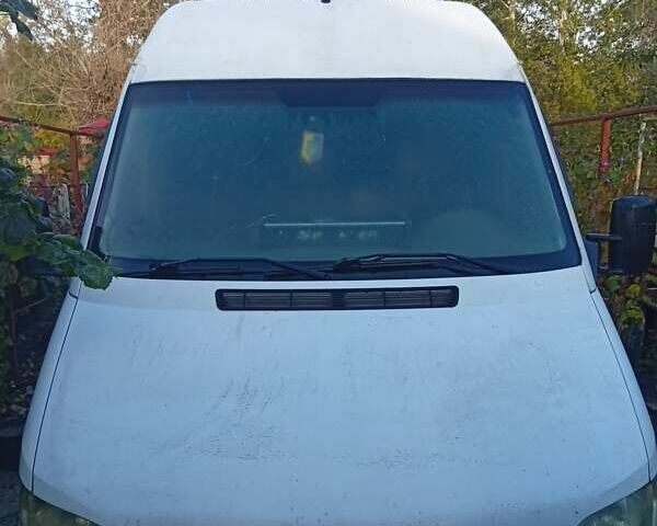Білий Мерседес Sprinter, об'ємом двигуна 2.1 л та пробігом 247 тис. км за 6000 $, фото 1 на Automoto.ua