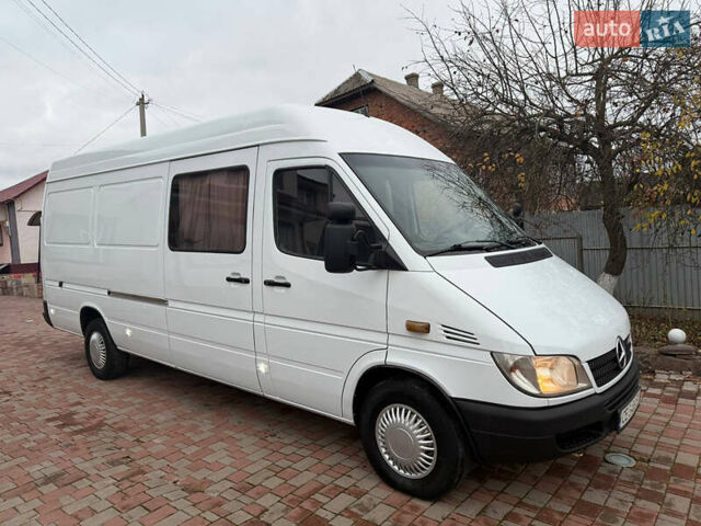 Белый Мерседес Sprinter, объемом двигателя 2.69 л и пробегом 600 тыс. км за 9250 $, фото 1 на Automoto.ua