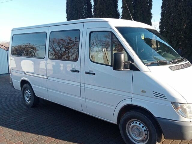 Білий Мерседес Sprinter, об'ємом двигуна 2.1 л та пробігом 390 тис. км за 9900 $, фото 1 на Automoto.ua