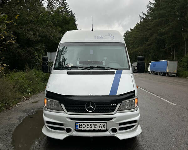 Белый Мерседес Sprinter, объемом двигателя 2.69 л и пробегом 800 тыс. км за 13500 $, фото 1 на Automoto.ua