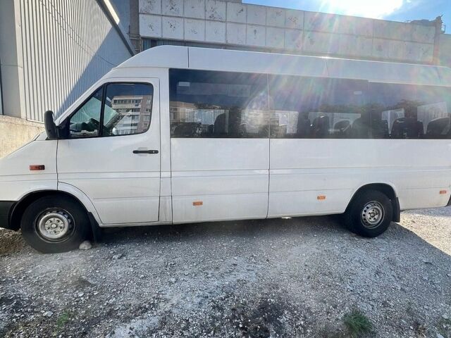 Белый Мерседес Sprinter, объемом двигателя 2.15 л и пробегом 542 тыс. км за 9600 $, фото 1 на Automoto.ua