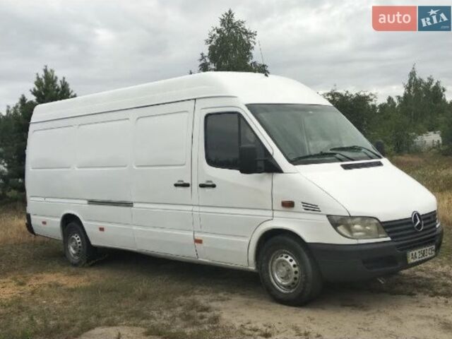Белый Мерседес Sprinter, объемом двигателя 2.7 л и пробегом 670 тыс. км за 7795 $, фото 1 на Automoto.ua