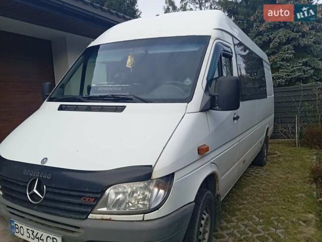 Белый Мерседес Sprinter, объемом двигателя 0 л и пробегом 555 тыс. км за 8000 $, фото 1 на Automoto.ua