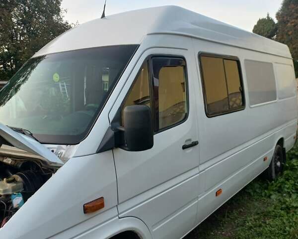 Белый Мерседес Sprinter, объемом двигателя 2.1 л и пробегом 6 тыс. км за 9550 $, фото 1 на Automoto.ua