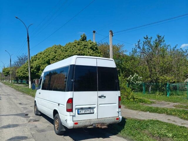 Білий Мерседес Sprinter, об'ємом двигуна 2.7 л та пробігом 680 тис. км за 6900 $, фото 1 на Automoto.ua