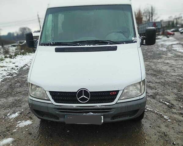 Белый Мерседес Sprinter, объемом двигателя 2.7 л и пробегом 365 тыс. км за 8700 $, фото 1 на Automoto.ua