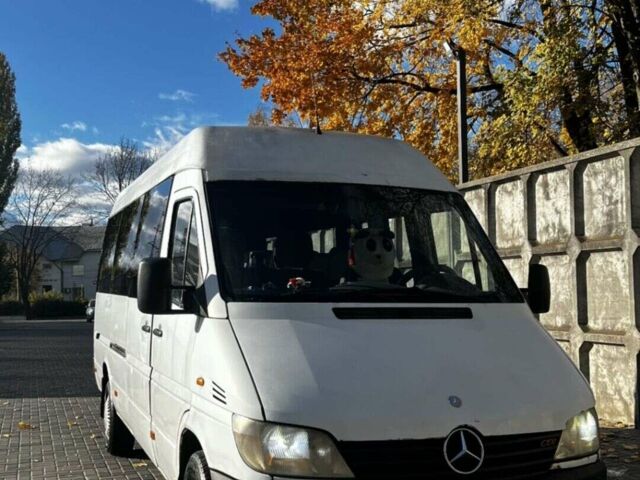 Белый Мерседес Sprinter, объемом двигателя 2.2 л и пробегом 902 тыс. км за 5700 $, фото 1 на Automoto.ua