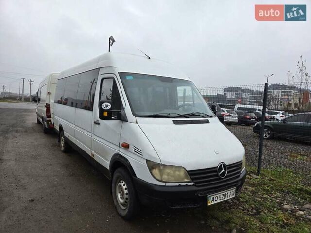 Белый Мерседес Sprinter, объемом двигателя 2.7 л и пробегом 349 тыс. км за 7500 $, фото 1 на Automoto.ua