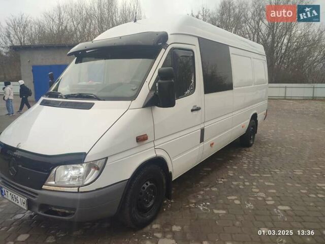 Белый Мерседес Sprinter, объемом двигателя 2.7 л и пробегом 285 тыс. км за 8099 $, фото 1 на Automoto.ua