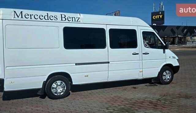 Белый Мерседес Sprinter, объемом двигателя 2.2 л и пробегом 250 тыс. км за 8200 $, фото 1 на Automoto.ua