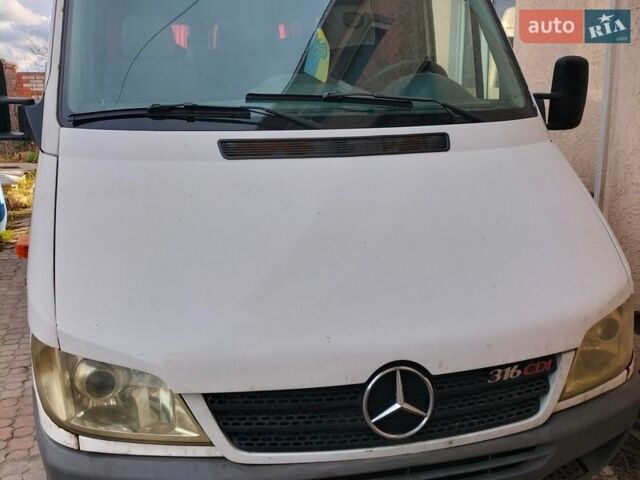 Белый Мерседес Sprinter, объемом двигателя 2.69 л и пробегом 637 тыс. км за 7500 $, фото 1 на Automoto.ua