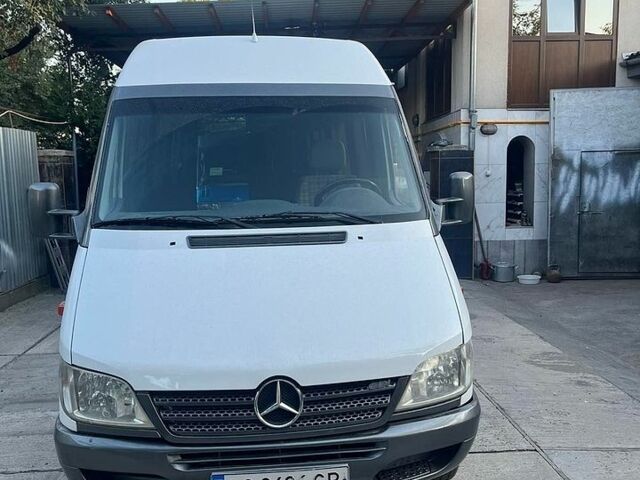 Белый Мерседес Sprinter, объемом двигателя 2.15 л и пробегом 500 тыс. км за 15000 $, фото 1 на Automoto.ua