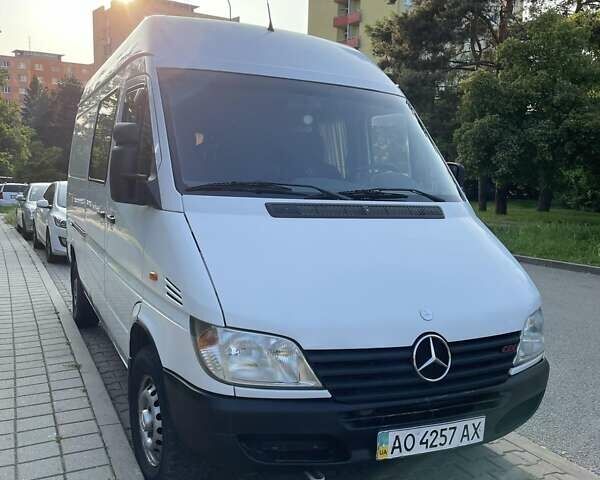 Білий Мерседес Sprinter, об'ємом двигуна 2.2 л та пробігом 325 тис. км за 8000 $, фото 1 на Automoto.ua