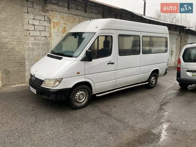 Белый Мерседес Sprinter, объемом двигателя 2.1 л и пробегом 310 тыс. км за 7200 $, фото 1 на Automoto.ua