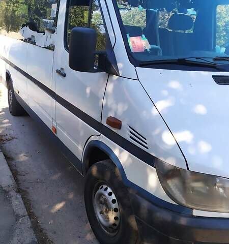 Белый Мерседес Sprinter, объемом двигателя 2.2 л и пробегом 2 тыс. км за 5500 $, фото 1 на Automoto.ua