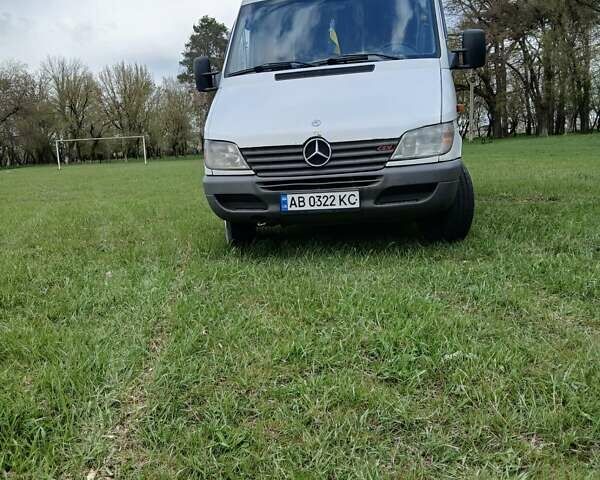 Белый Мерседес Sprinter, объемом двигателя 2.1 л и пробегом 5 тыс. км за 9000 $, фото 1 на Automoto.ua