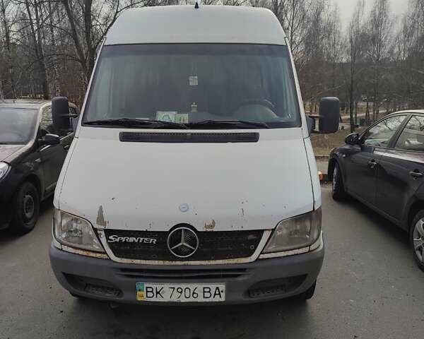 Білий Мерседес Sprinter, об'ємом двигуна 2.87 л та пробігом 650 тис. км за 7000 $, фото 1 на Automoto.ua