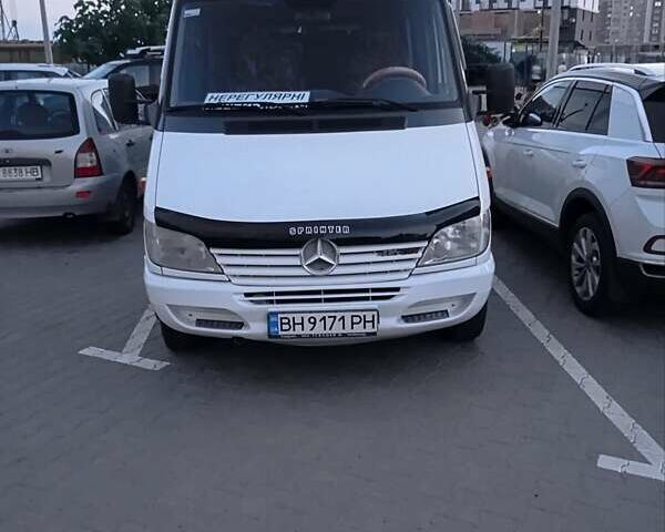 Белый Мерседес Sprinter, объемом двигателя 2.7 л и пробегом 590 тыс. км за 18000 $, фото 1 на Automoto.ua