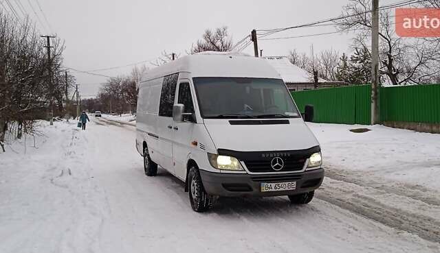 Белый Мерседес Sprinter, объемом двигателя 2.1 л и пробегом 500 тыс. км за 6950 $, фото 1 на Automoto.ua