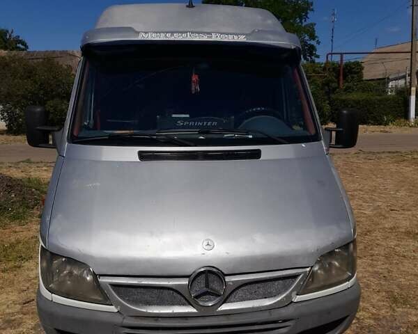 Белый Мерседес Sprinter, объемом двигателя 2.15 л и пробегом 120 тыс. км за 8500 $, фото 1 на Automoto.ua