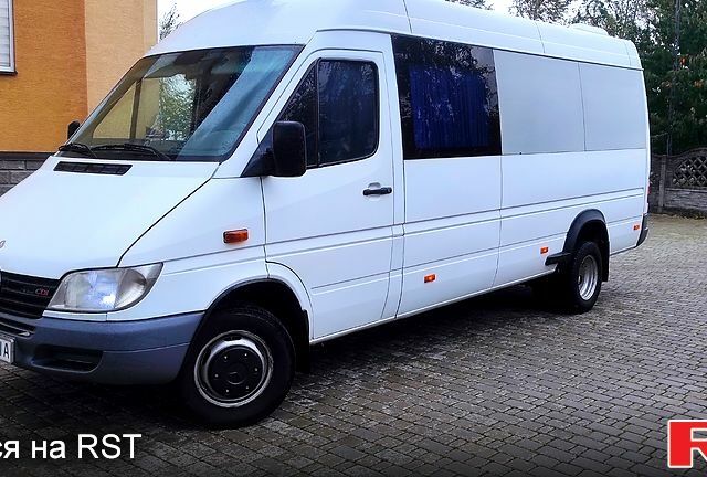 Белый Мерседес Sprinter, объемом двигателя 2.1 л и пробегом 570 тыс. км за 16300 $, фото 1 на Automoto.ua