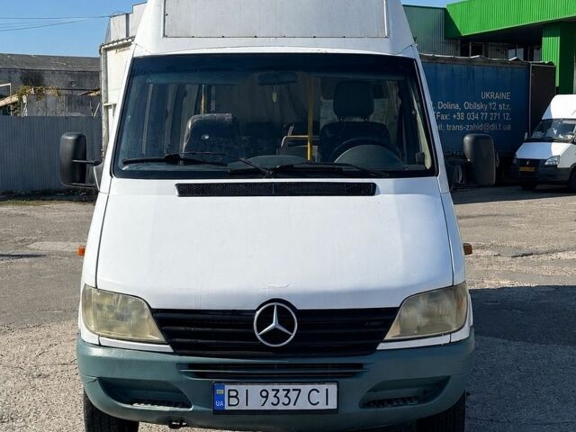 Белый Мерседес Sprinter, объемом двигателя 2.3 л и пробегом 400 тыс. км за 10900 $, фото 1 на Automoto.ua
