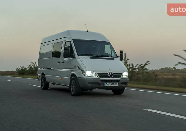 Белый Мерседес Sprinter, объемом двигателя 2.69 л и пробегом 580 тыс. км за 16300 $, фото 1 на Automoto.ua