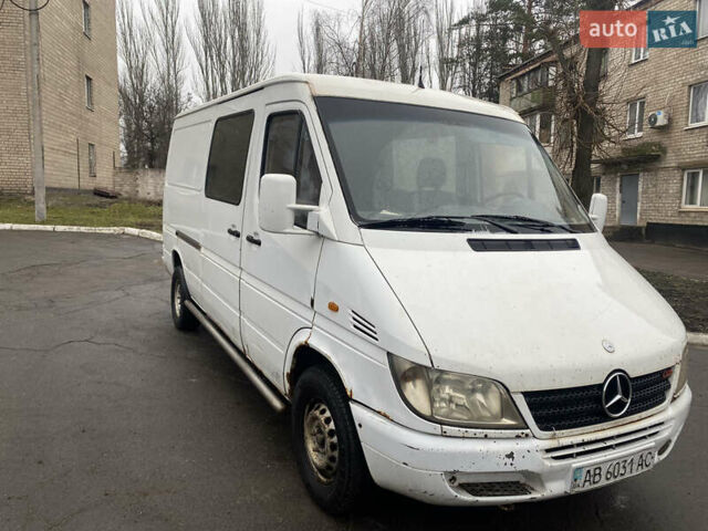 Белый Мерседес Sprinter, объемом двигателя 2.15 л и пробегом 690 тыс. км за 5400 $, фото 1 на Automoto.ua