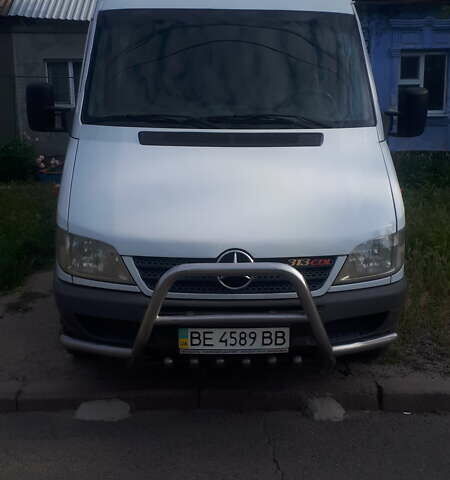 Белый Мерседес Sprinter, объемом двигателя 2.2 л и пробегом 500 тыс. км за 10000 $, фото 1 на Automoto.ua