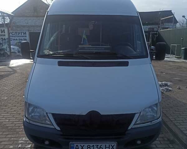 Белый Мерседес Sprinter, объемом двигателя 2.7 л и пробегом 550 тыс. км за 9500 $, фото 1 на Automoto.ua