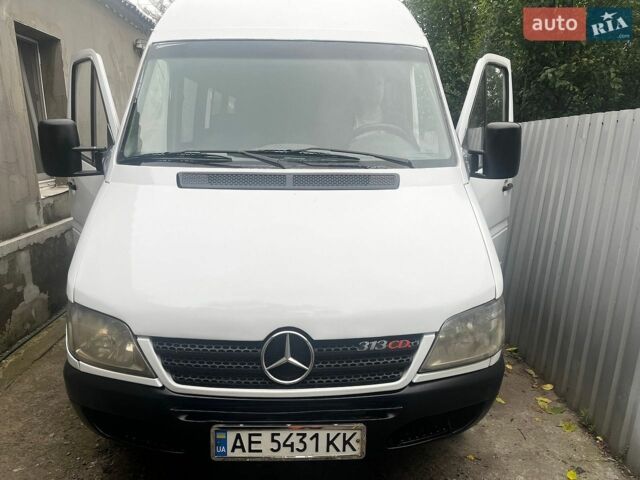 Белый Мерседес Sprinter, объемом двигателя 2.15 л и пробегом 435 тыс. км за 7000 $, фото 1 на Automoto.ua