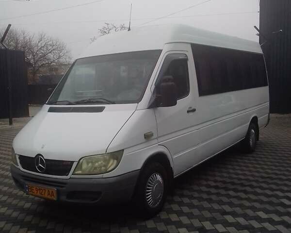 Белый Мерседес Sprinter, объемом двигателя 2.15 л и пробегом 650 тыс. км за 12999 $, фото 1 на Automoto.ua