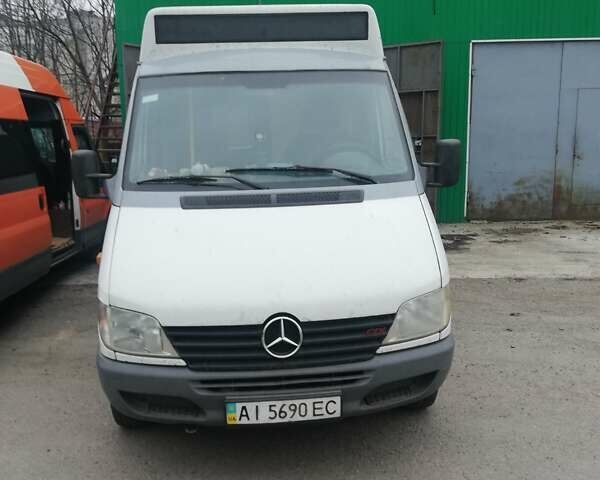 Белый Мерседес Sprinter, объемом двигателя 2.15 л и пробегом 500 тыс. км за 12500 $, фото 1 на Automoto.ua