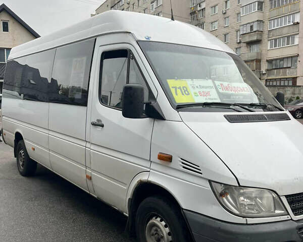 Белый Мерседес Sprinter, объемом двигателя 2.15 л и пробегом 800 тыс. км за 9500 $, фото 1 на Automoto.ua