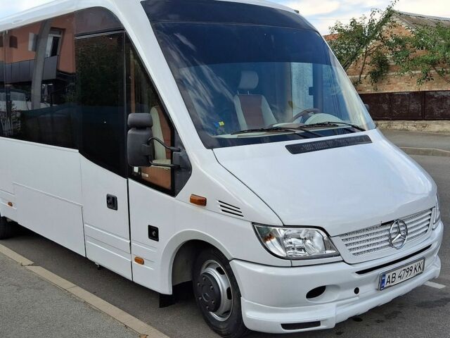 Белый Мерседес Sprinter, объемом двигателя 2.7 л и пробегом 450 тыс. км за 35000 $, фото 1 на Automoto.ua