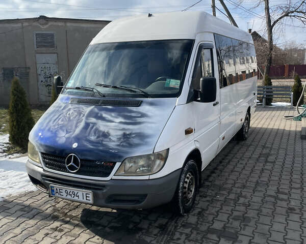 Белый Мерседес Sprinter, объемом двигателя 2.15 л и пробегом 100 тыс. км за 6699 $, фото 1 на Automoto.ua